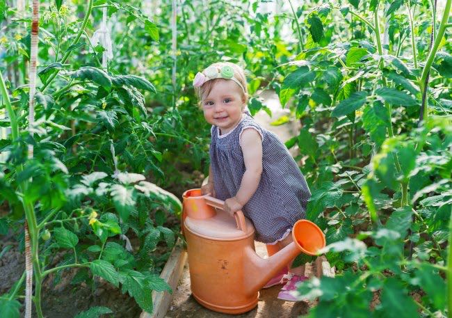 Benefits of gardening with your kids