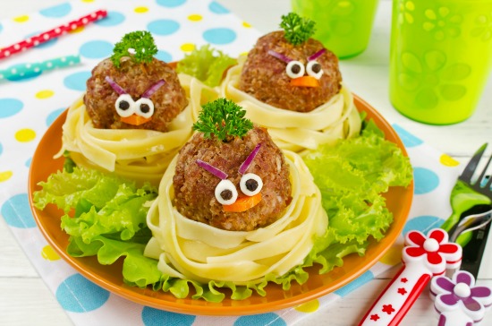 meatball and pasta birds in a nest ideas for picky eaters - SuperKidsNutrition.com